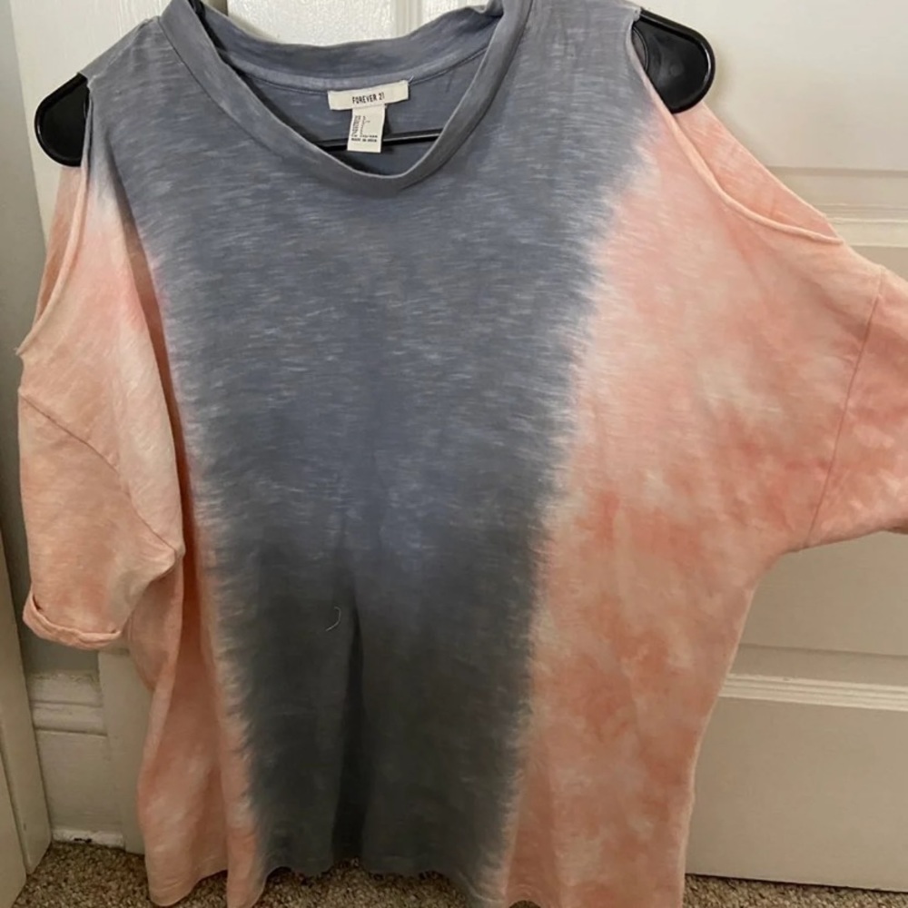 oversized tie dye tee ⭐️🌸